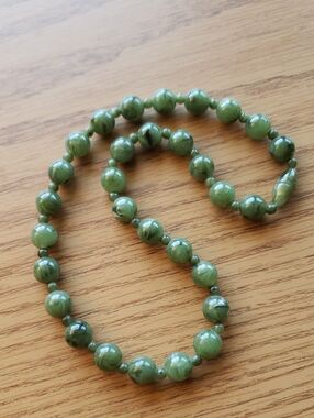 Vintage Green Resin Necklace Swirl Bead Strand Barrel Clasp​